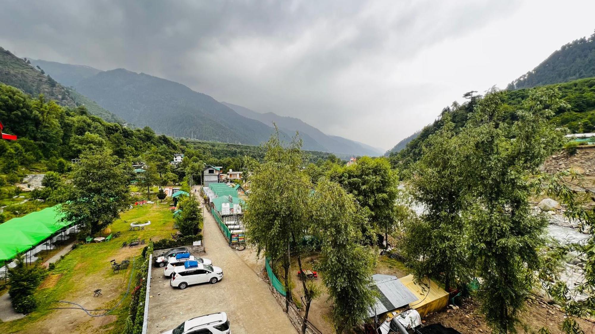 Himalayan Riverside Swiss Cottage Tents, Manali Exterior photo