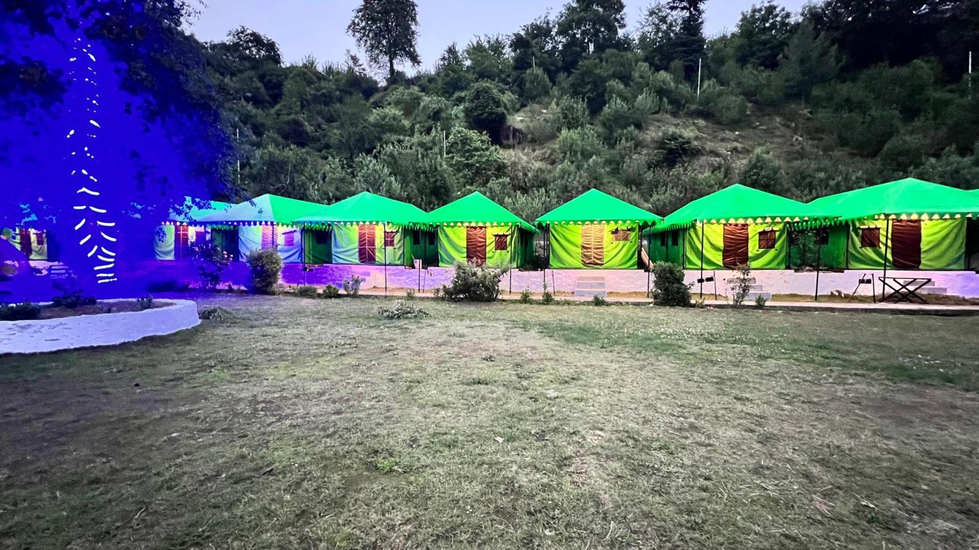 Himalayan Riverside Swiss Cottage Tents, Manali Exterior photo