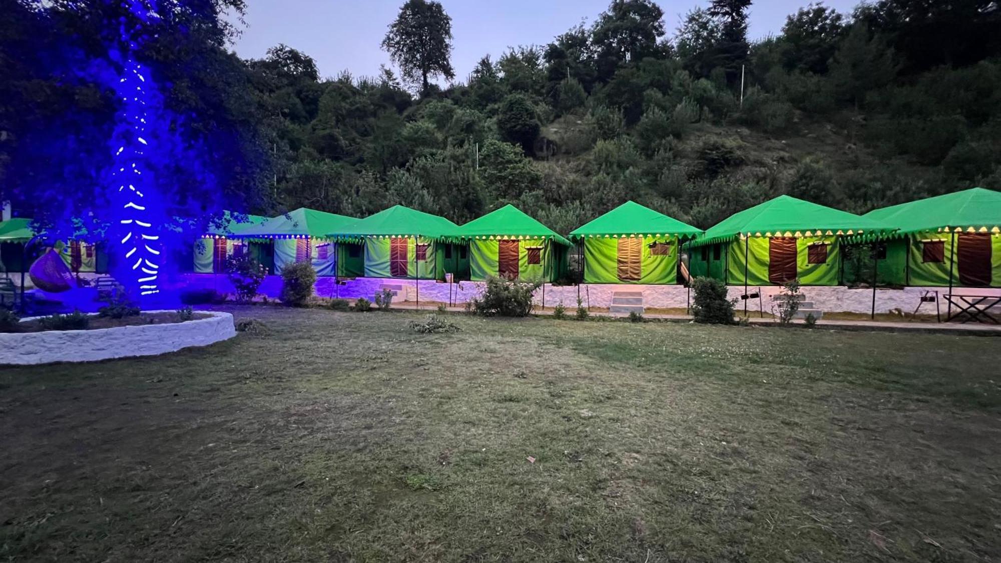 Himalayan Riverside Swiss Cottage Tents, Manali Exterior photo