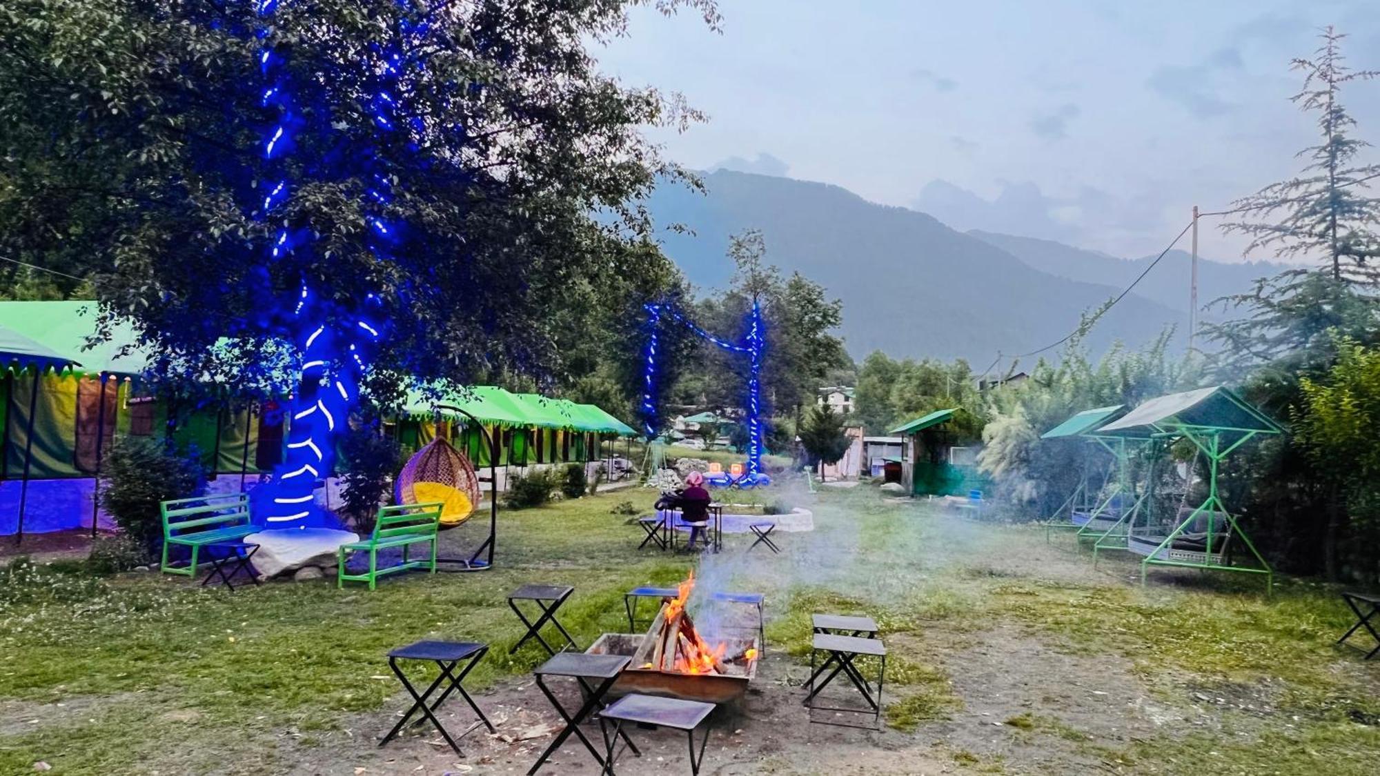 Himalayan Riverside Swiss Cottage Tents, Manali Exterior photo