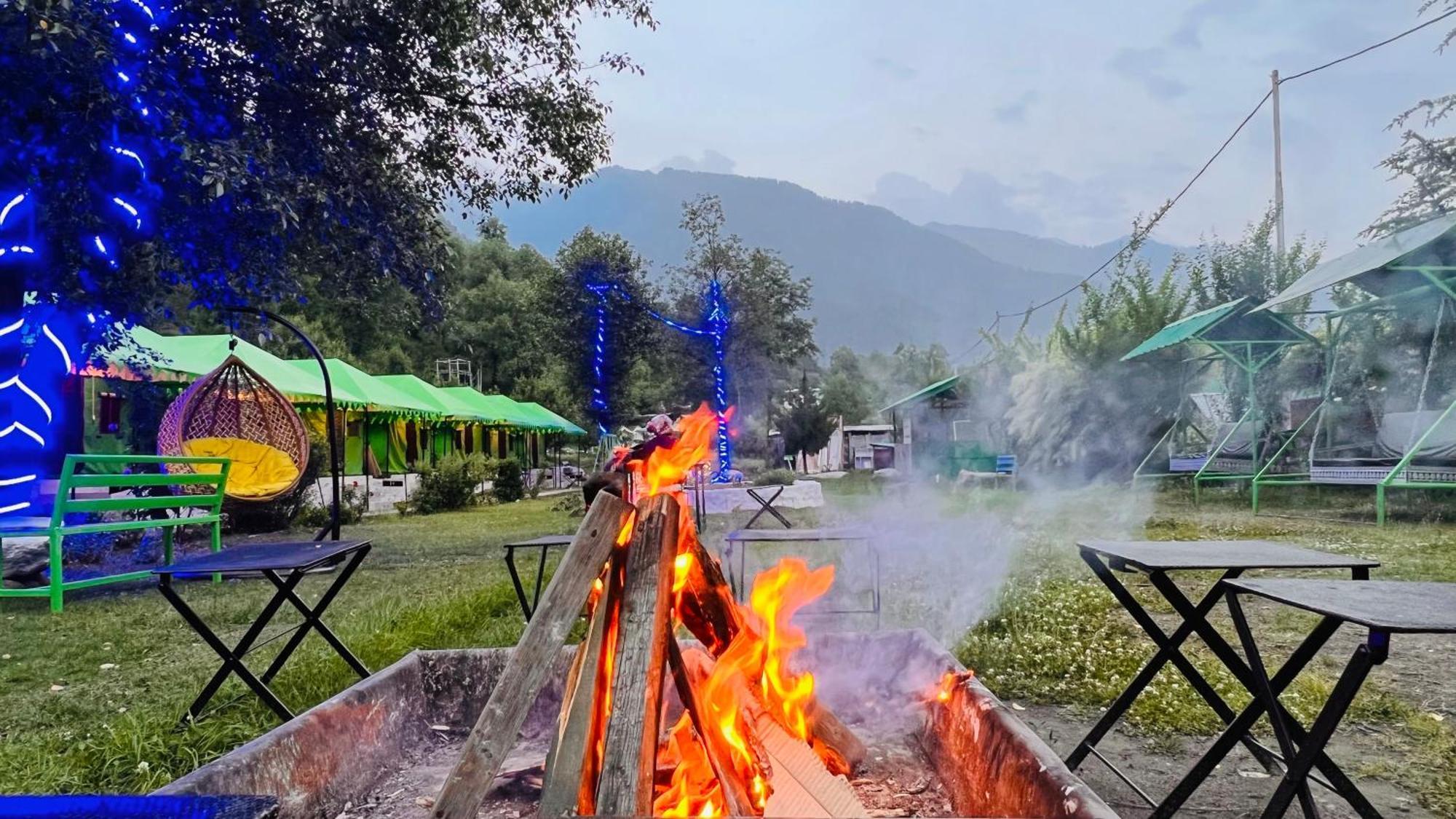 Himalayan Riverside Swiss Cottage Tents, Manali Exterior photo